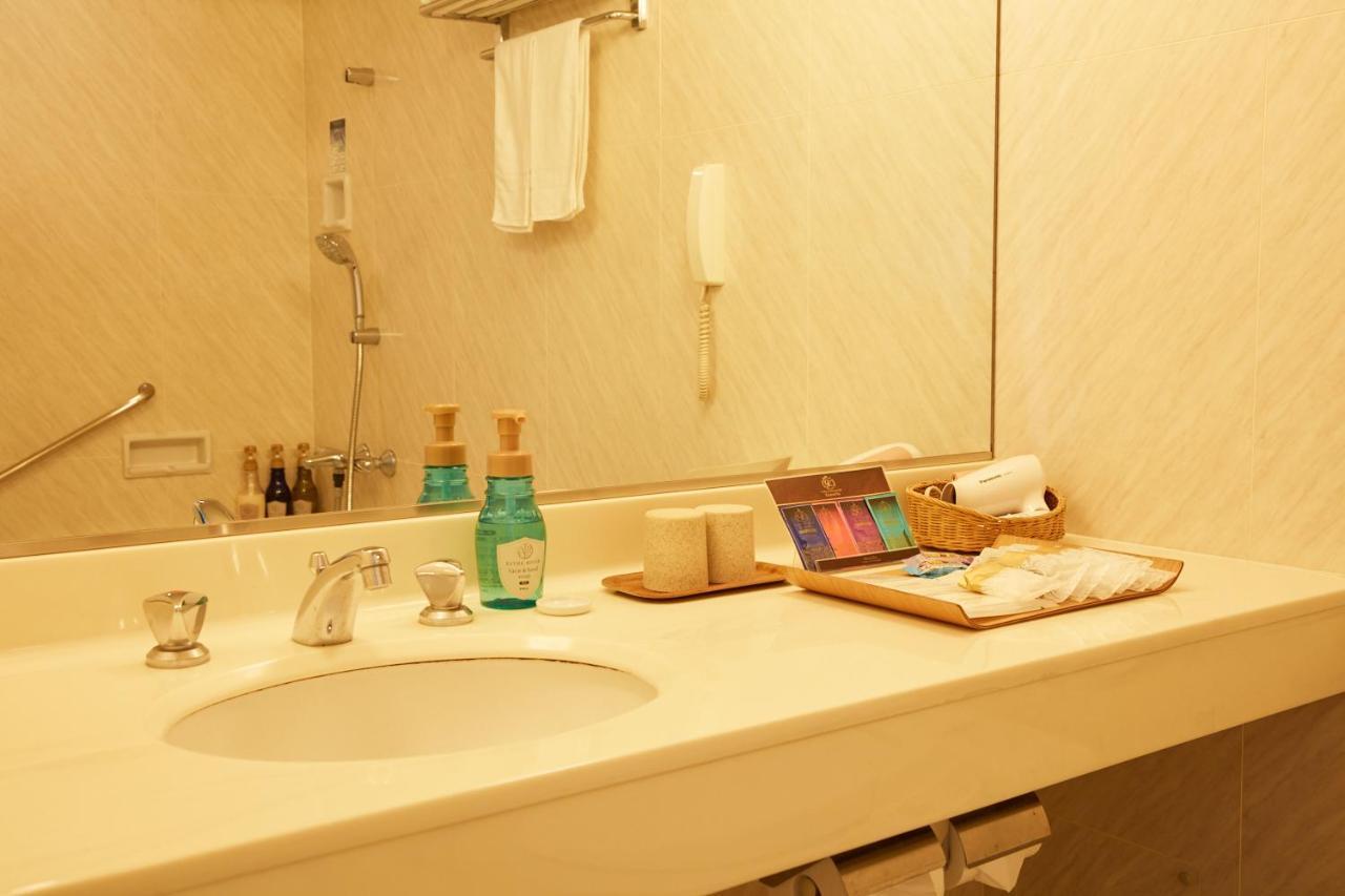 Rembrandt Hotel Ebina Buitenkant foto