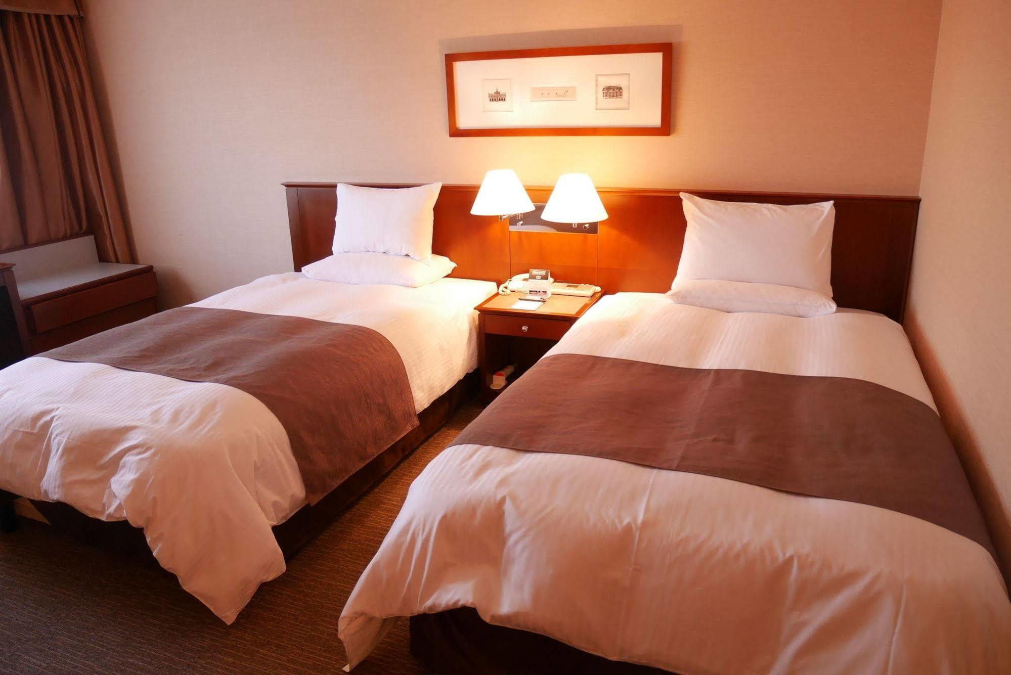 Rembrandt Hotel Ebina Buitenkant foto