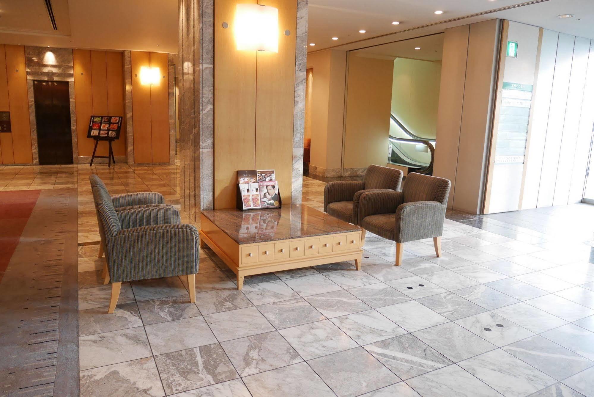 Rembrandt Hotel Ebina Buitenkant foto